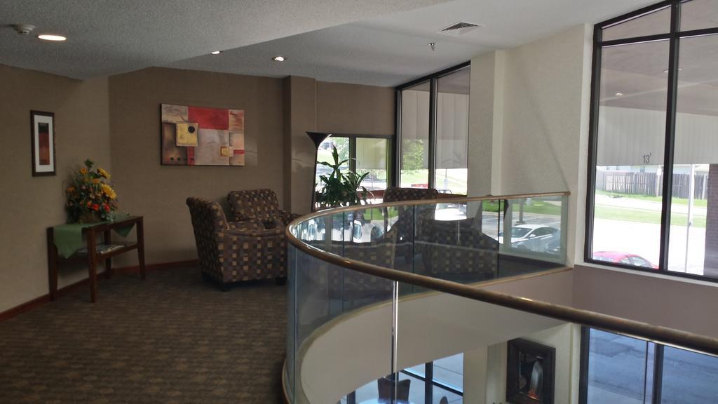 Ramada By Wyndham Bettendorf Exterior photo