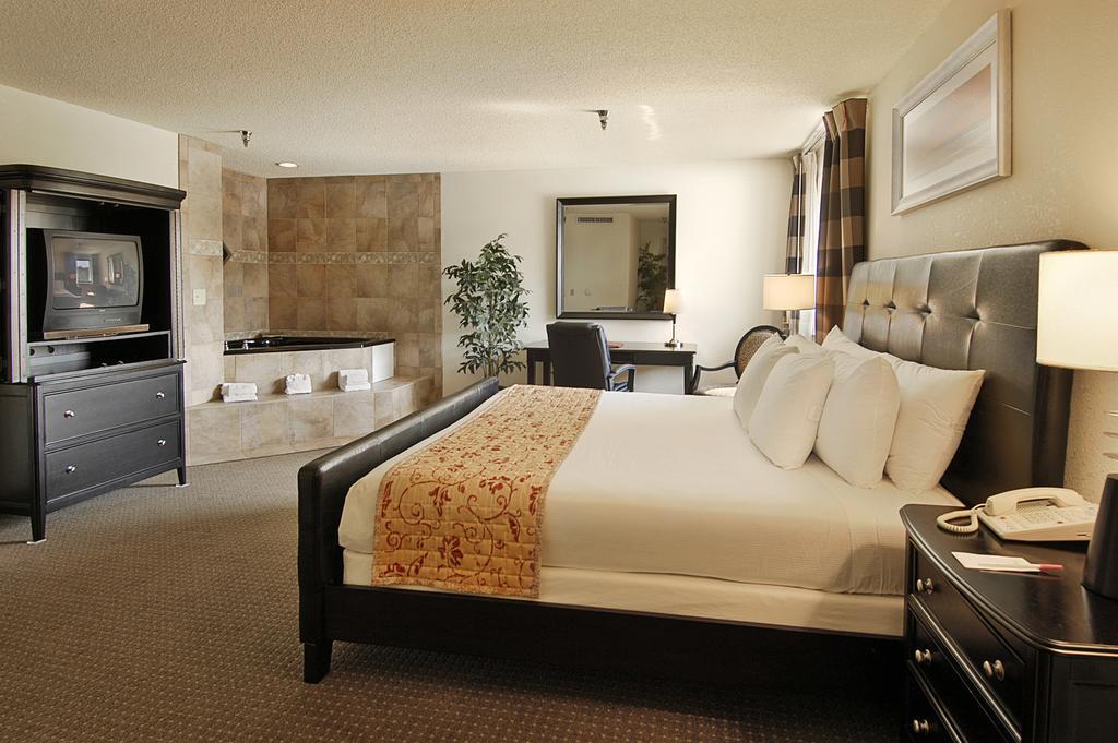 Ramada By Wyndham Bettendorf Room photo
